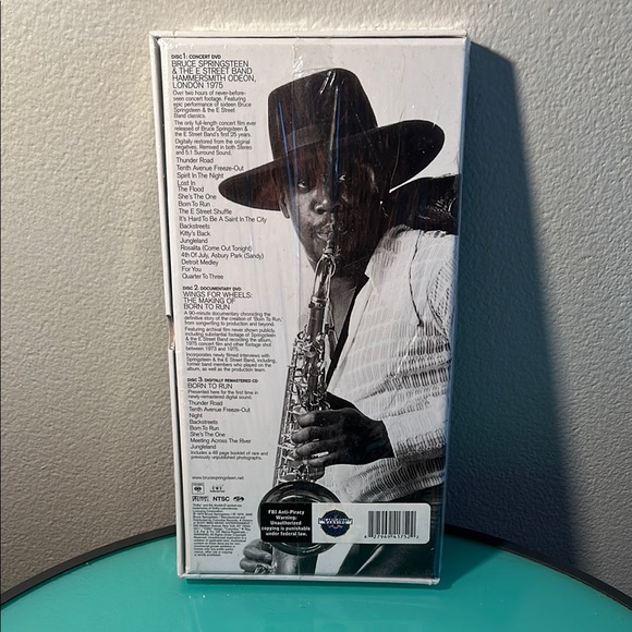 Sealed Bruce Springsteen Born to Run 30th Anniversary DVD & CD Set - Picture 2 of 3